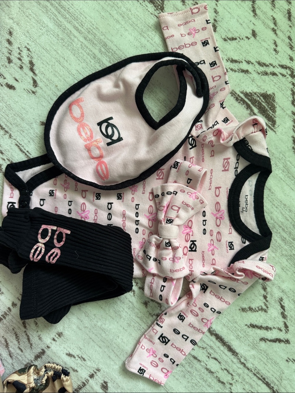 NWOT Bebe Baby Set 0-3 Month